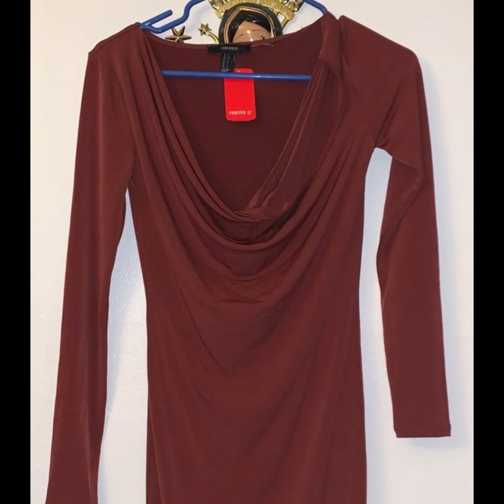 Low neck dress